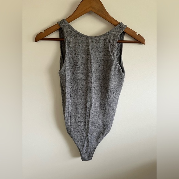 Grey low-back bodysuit - Picture 1 of 3